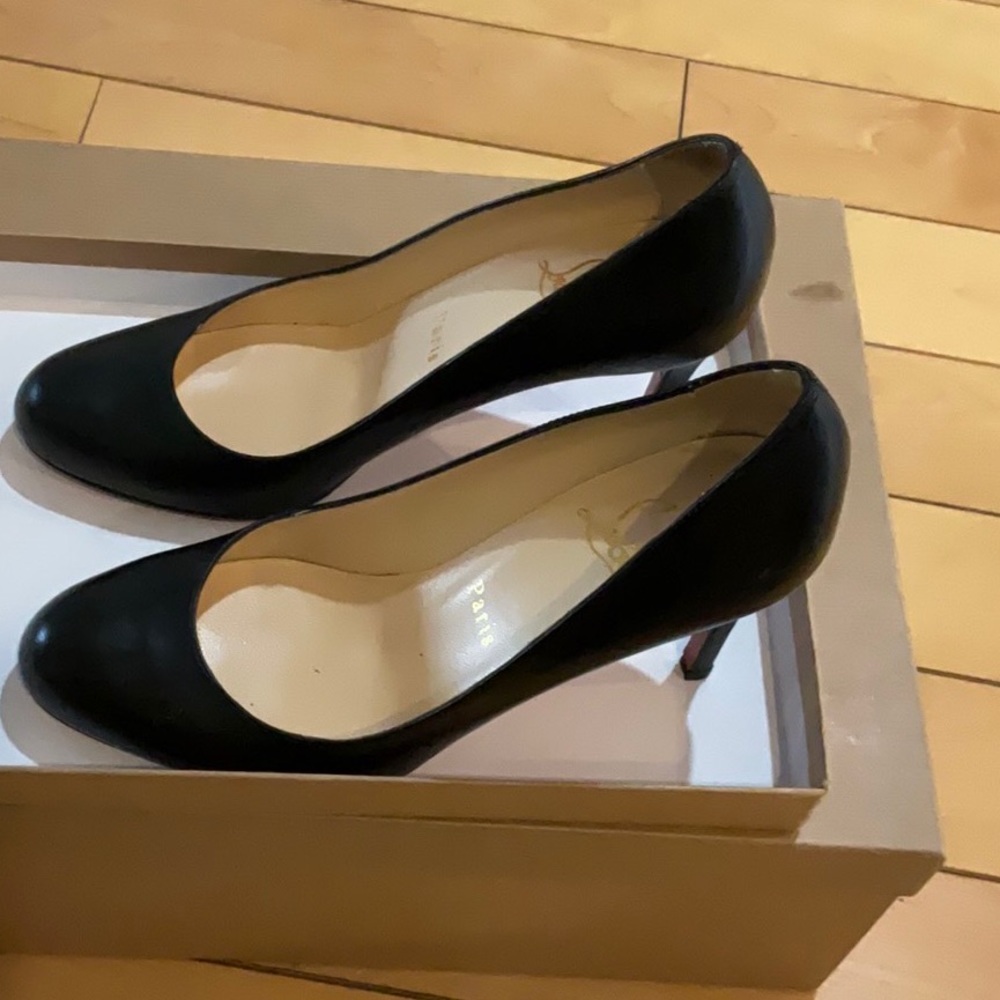Chrisitan Louboutin simple pump 85 black 37